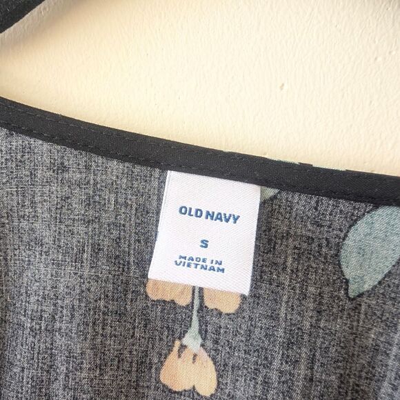 Old Navy Black Floral-Print Tie-Belt Wrap Blouse Size Small - Picture 6 of 8